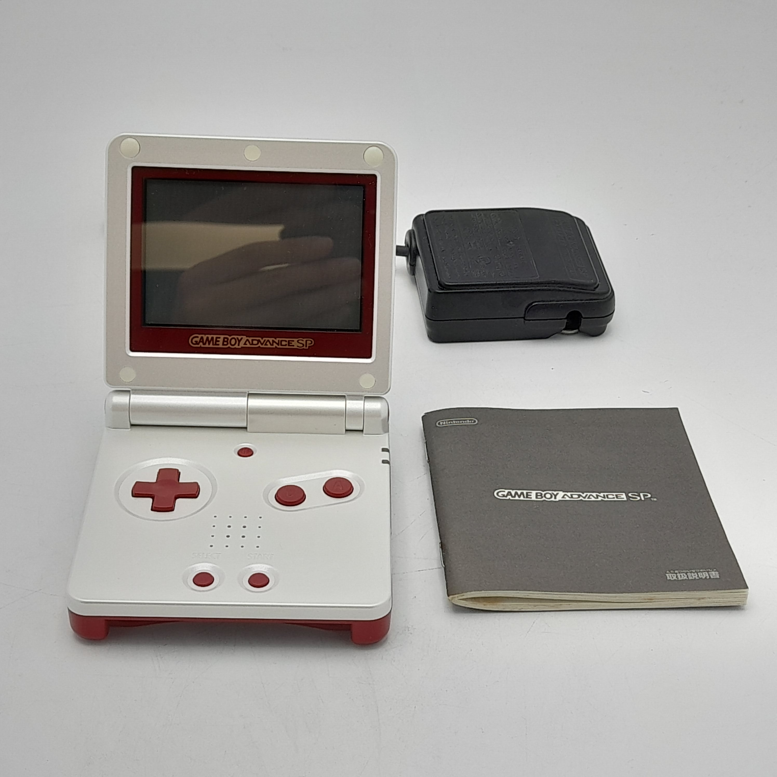 Foto van Game Boy Advance SP Famicom - Zeer Mooi and in Doos