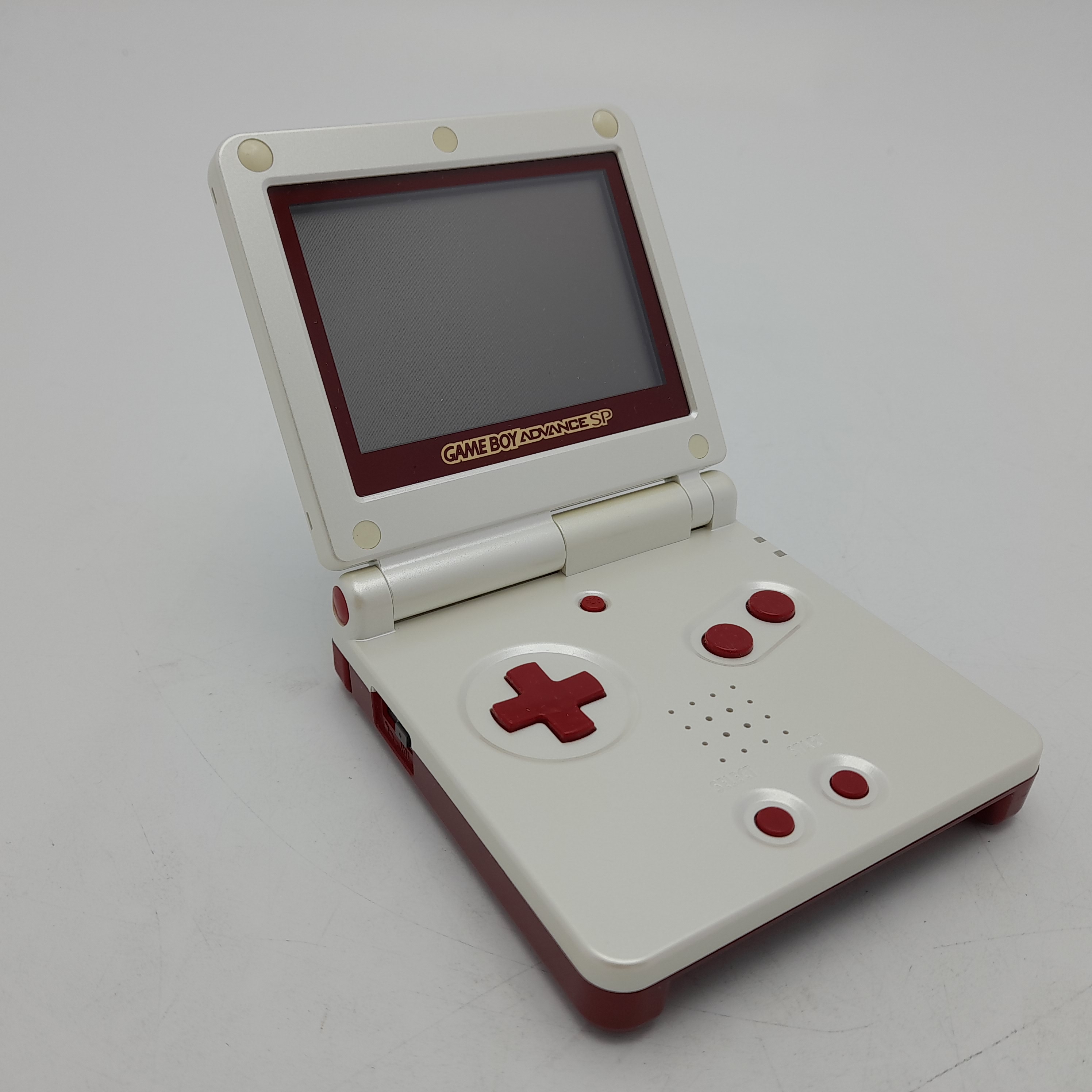 Foto van Game Boy Advance SP Famicom - Mooi & in Doos